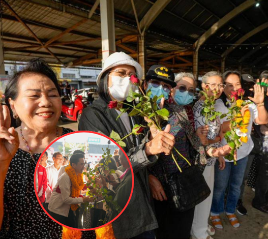 “ยศชนัน” นำทีม พรรคเพื่อไทย ลุยหาเสียง ตลาดบางใหญ่ แม่ค้าหนุนชนะแลนด์สไลด์ อย่าสนโพล ชี้คะแนนมุดดินมีเพียบ