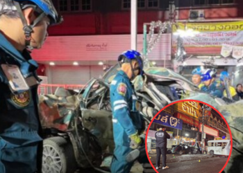 สยองกลางดึก! 2 หนุ่มซิ่งเก๋งเสียหลัก พุ่งกวาดรถหน้าร้านโจ๊กพังยับ 4 คัน เสียงดังสนั่น เสียชีวิตทั้งคู่