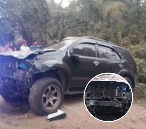 รถยนต์พุ่งชนต้นไม้ ดับ 3 ราย (ไทย 1–จีน 2) พบโทรศัพท์ 23 เครื่องในรถ ตำรวจเร่งตรวจสอบทะเบียนและข้อมูล