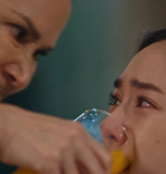 [ครบชุด] กรอกน้ำส้มคว่ำวีลแชร์สะใภ้ท้อง ลูกชายพังประตูกระจกบุกช่วยทำเอาแม่ช็อกค้าง!