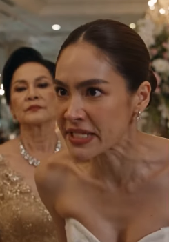 [ครบชุด]เมื่อพนักงานเสิร์ฟที่ถูกดูถูก… แท้จริงแล้วคือน้องสาวของเจ้าบ่าว!